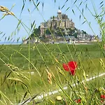 Near Mont St Michel 펜션