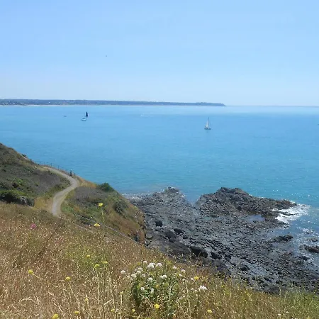 펜션 Near Mont St Michel *
