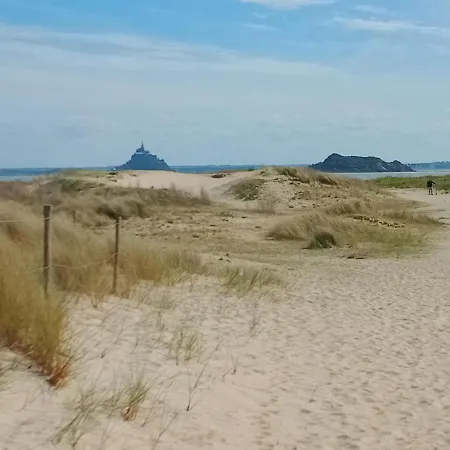 Near Mont St Michel 펜션 Coudeville